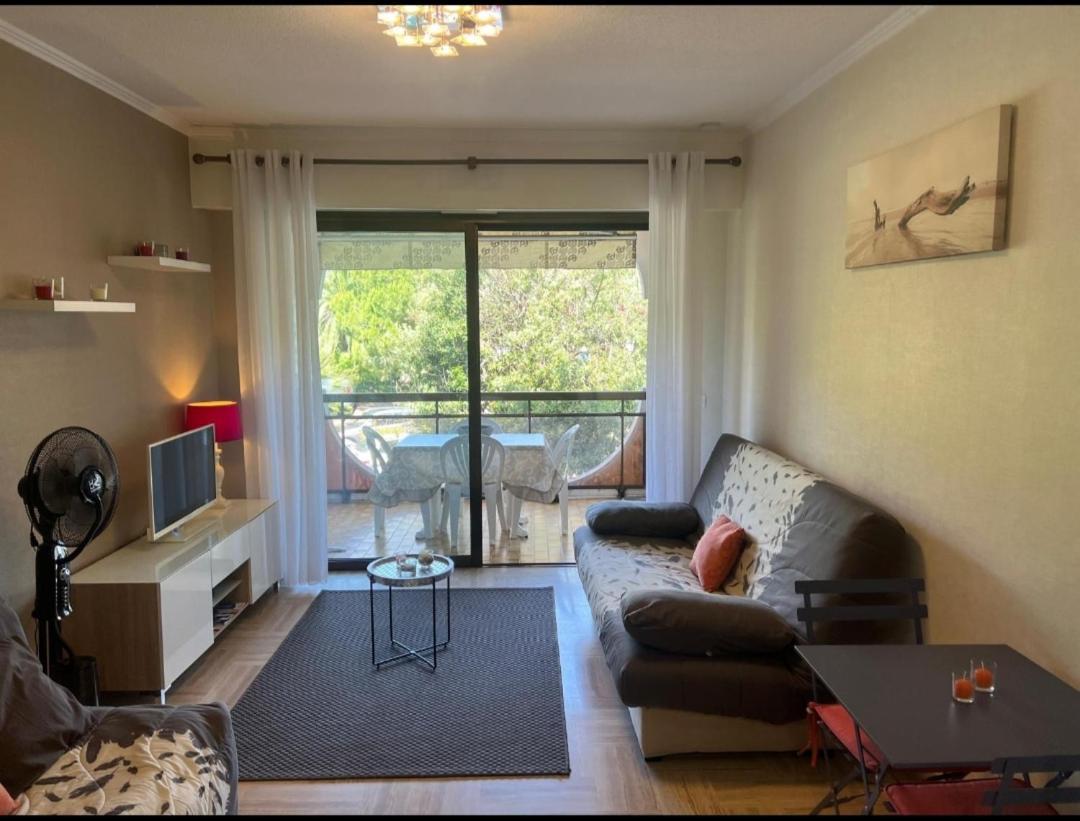 Charmant Studio Villeneuve-Loubet Buitenkant foto