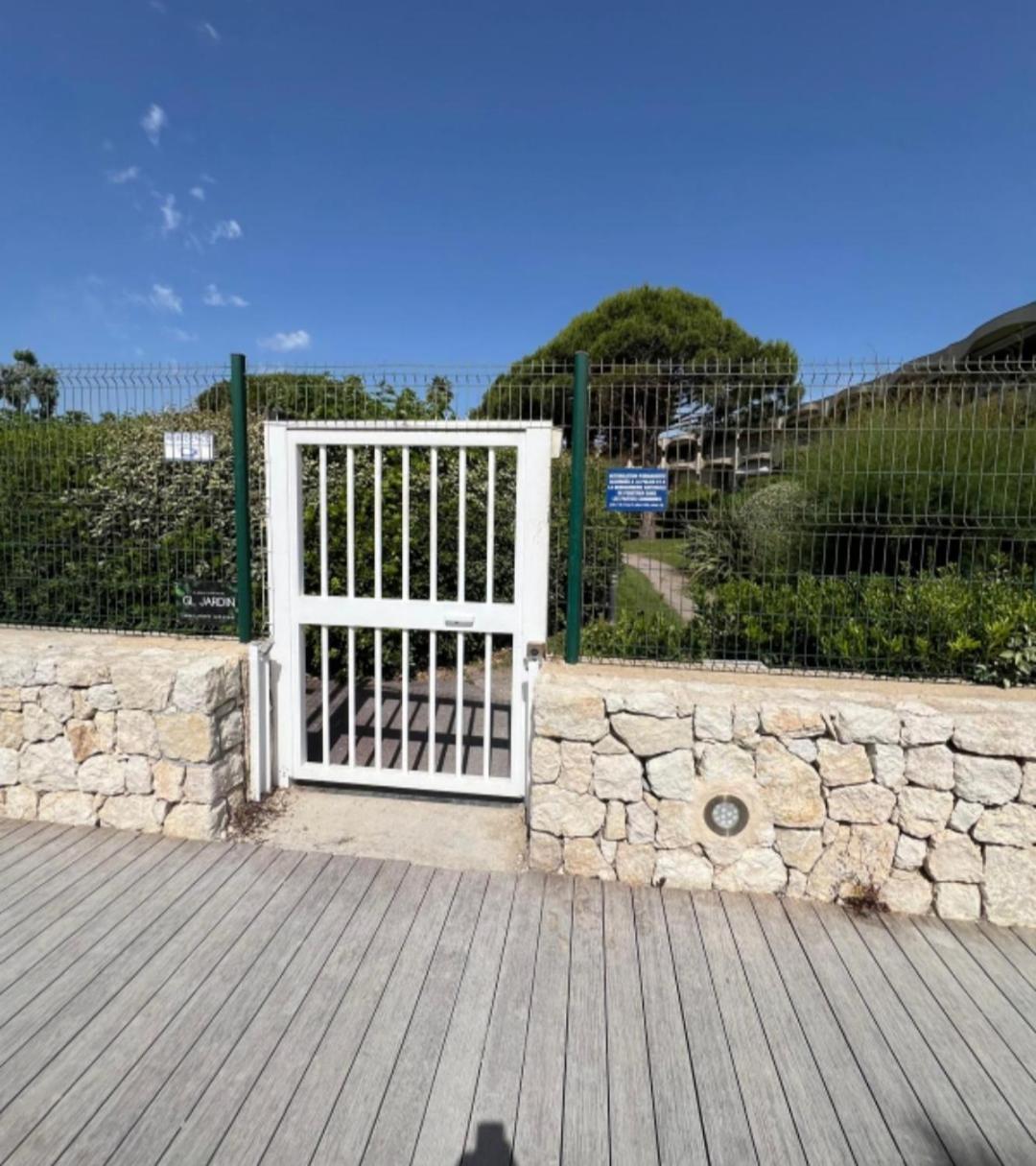Charmant Studio Villeneuve-Loubet Buitenkant foto