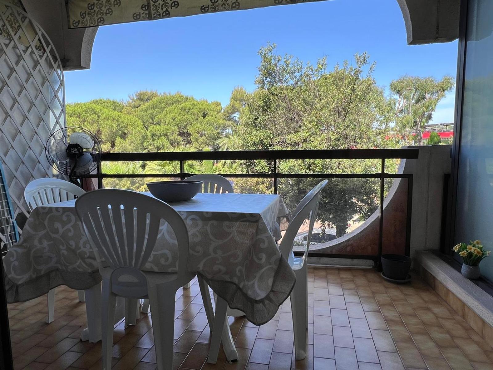 Charmant Studio Villeneuve-Loubet Buitenkant foto